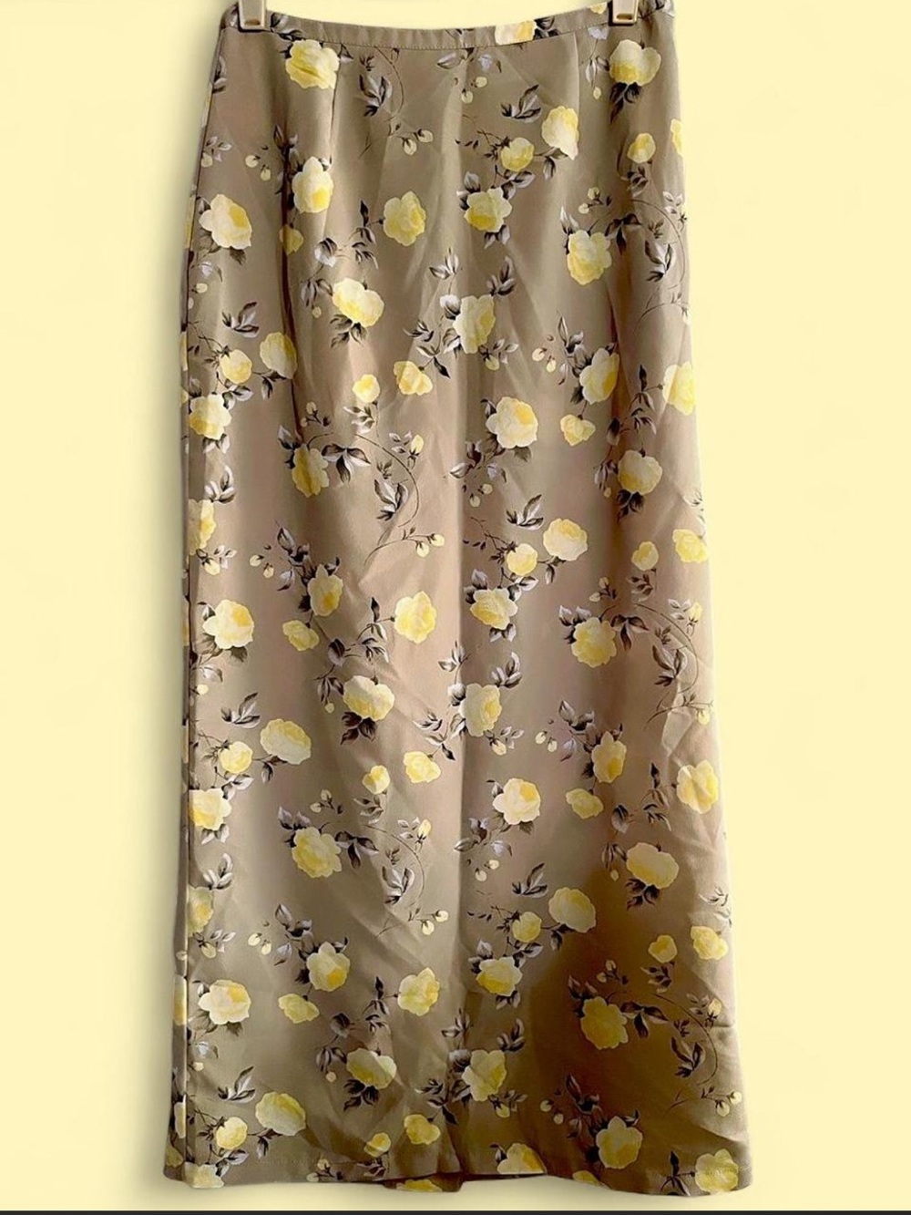 Vintage Taupe midi Skirt with Yellow Floral Print